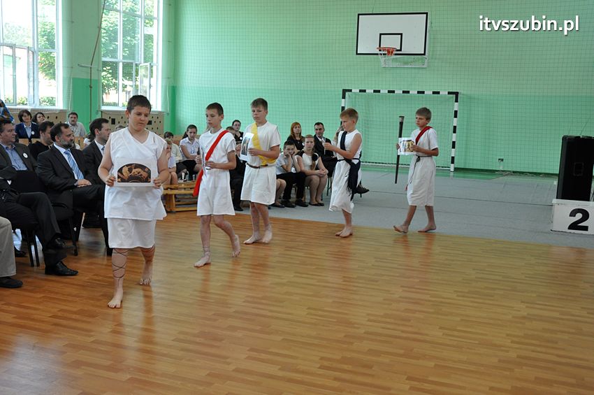 Szkoła Podstawowa w Turze zyskała patrona i sztandar