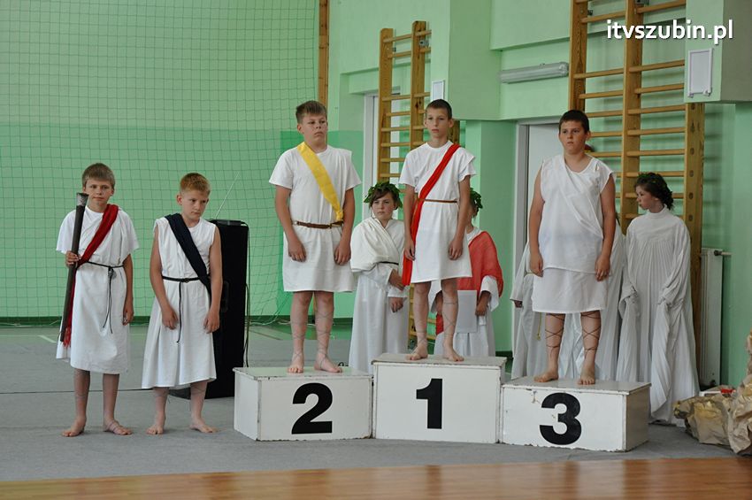 Szkoła Podstawowa w Turze zyskała patrona i sztandar