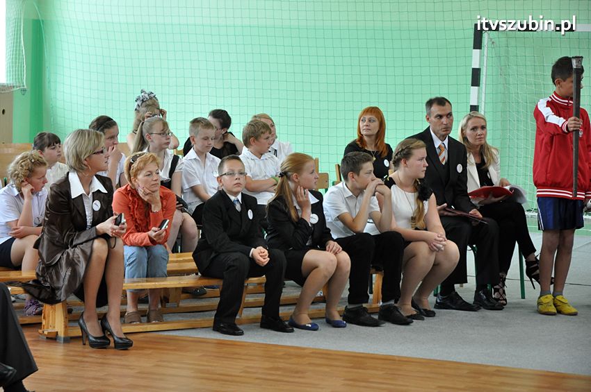 Szkoła Podstawowa w Turze zyskała patrona i sztandar