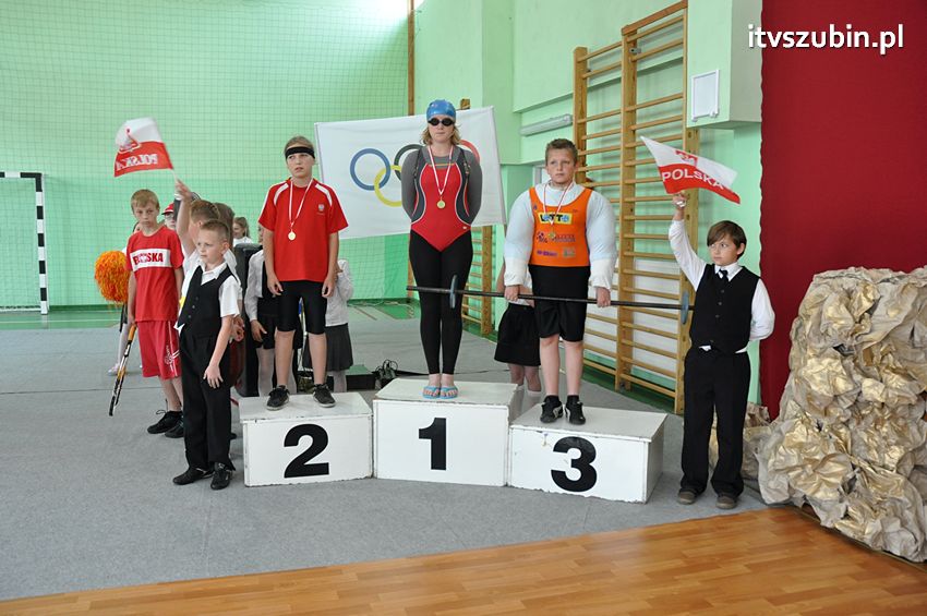 Szkoła Podstawowa w Turze zyskała patrona i sztandar