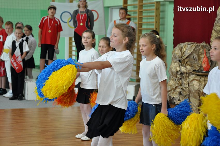Szkoła Podstawowa w Turze zyskała patrona i sztandar