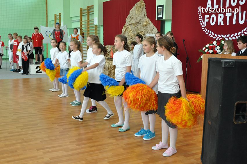 Szkoła Podstawowa w Turze zyskała patrona i sztandar