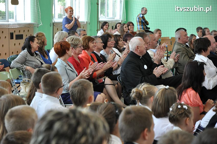 Szkoła Podstawowa w Turze zyskała patrona i sztandar