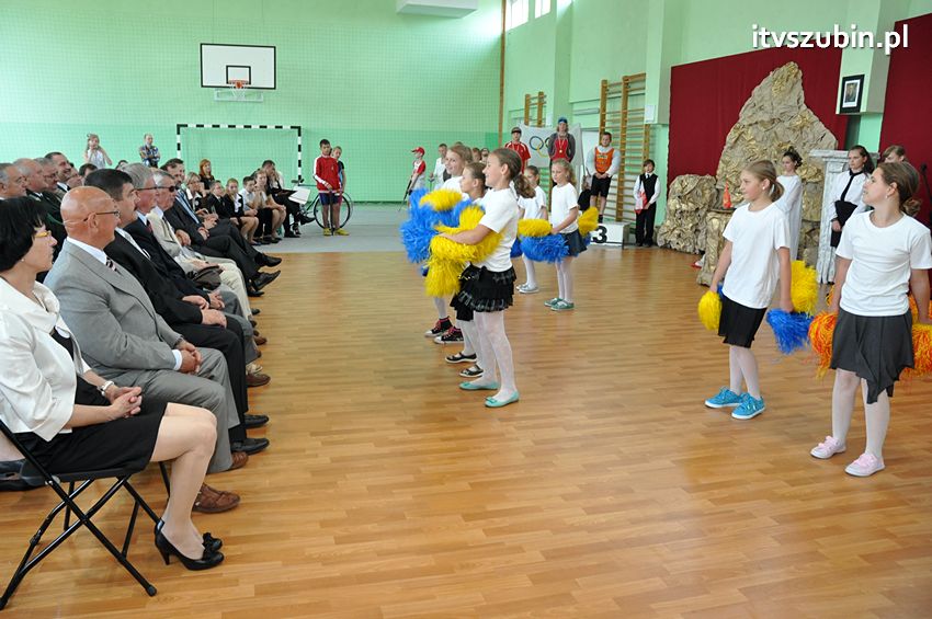 Szkoła Podstawowa w Turze zyskała patrona i sztandar