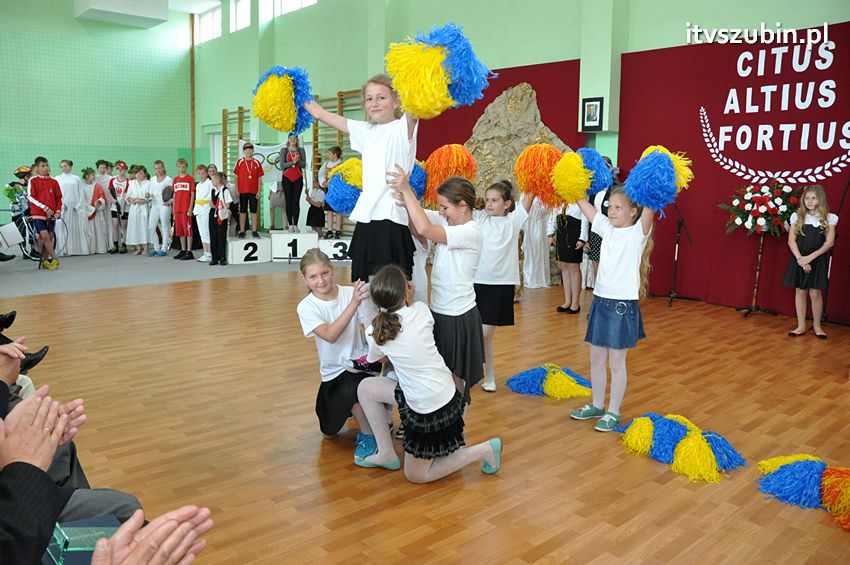 Szkoła Podstawowa w Turze zyskała patrona i sztandar
