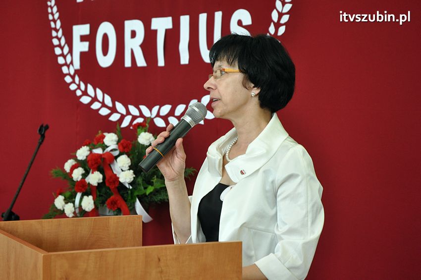 Szkoła Podstawowa w Turze zyskała patrona i sztandar