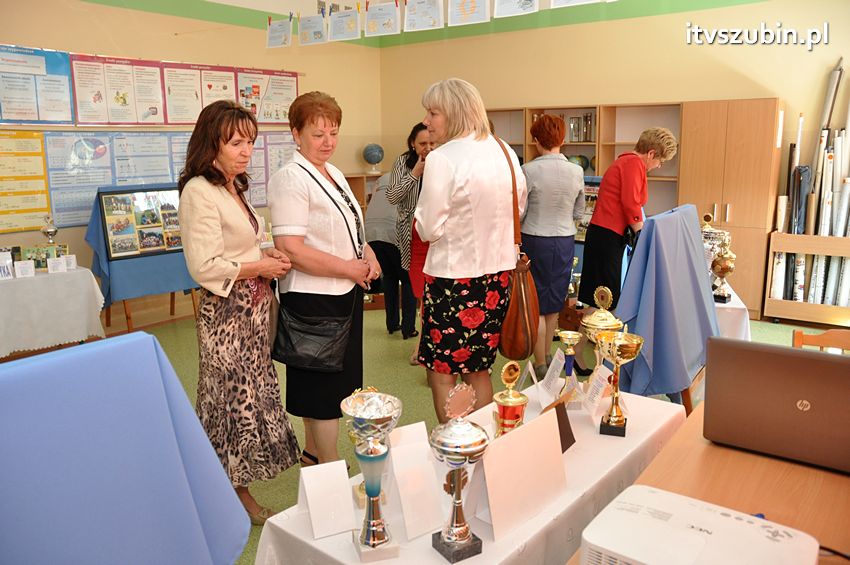 Szkoła Podstawowa w Turze zyskała patrona i sztandar