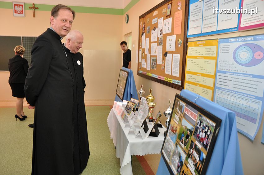 Szkoła Podstawowa w Turze zyskała patrona i sztandar