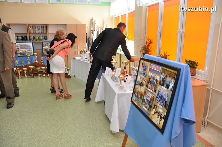 Szkoła Podstawowa w Turze zyskała patrona i sztandar