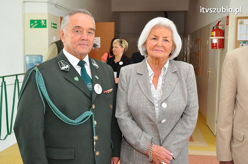 Szkoła Podstawowa w Turze zyskała patrona i sztandar