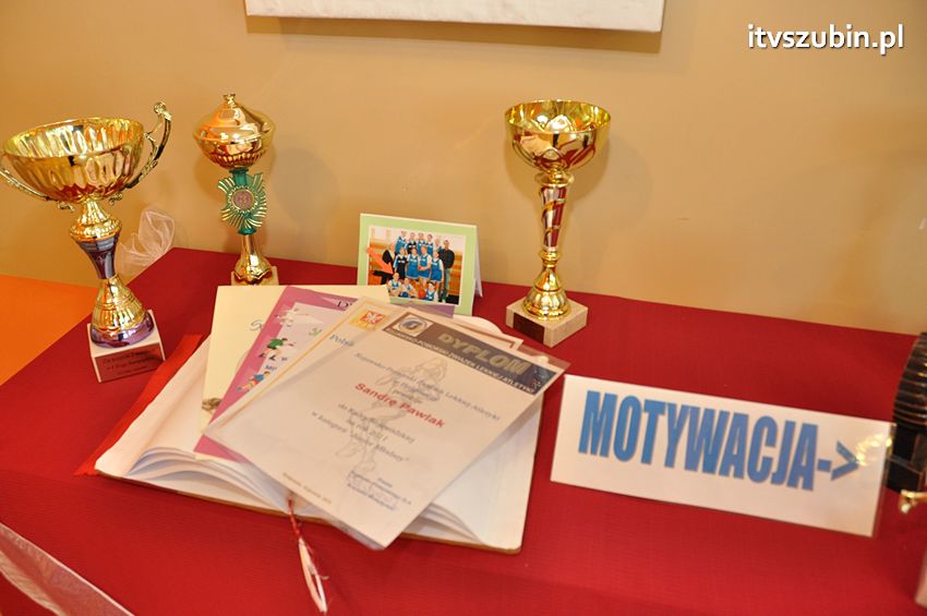 Szkoła Podstawowa w Turze zyskała patrona i sztandar