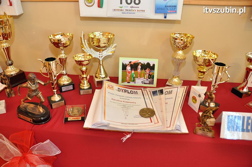 Szkoła Podstawowa w Turze zyskała patrona i sztandar