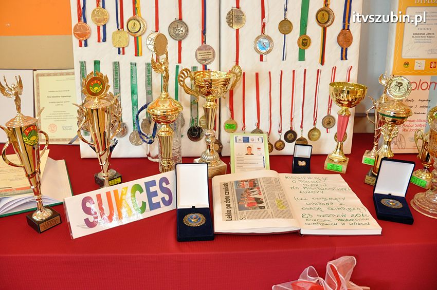 Szkoła Podstawowa w Turze zyskała patrona i sztandar