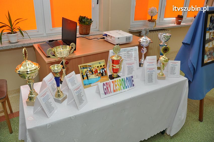 Szkoła Podstawowa w Turze zyskała patrona i sztandar