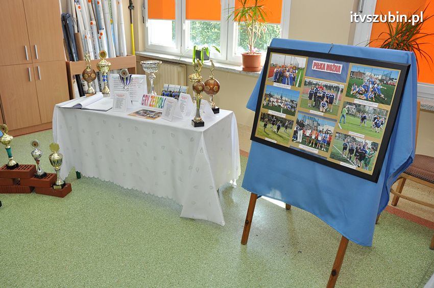 Szkoła Podstawowa w Turze zyskała patrona i sztandar