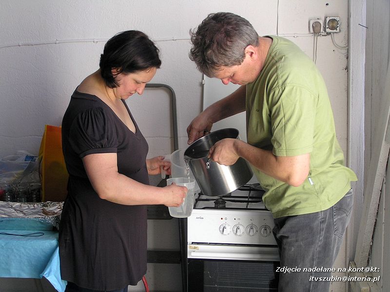 Maluchy z szubińskiej dwójki z wizytą w gospodarstwie rolnym w Szaradowie