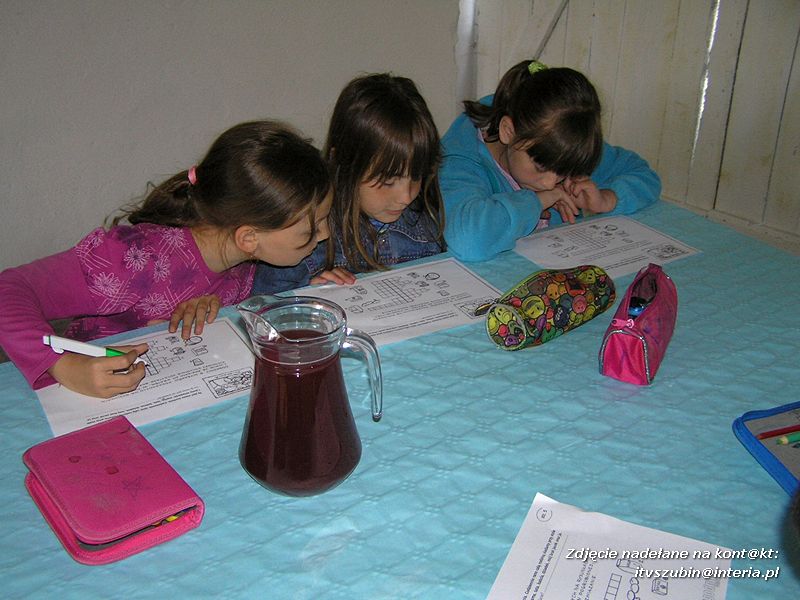 Maluchy z szubińskiej dwójki z wizytą w gospodarstwie rolnym w Szaradowie