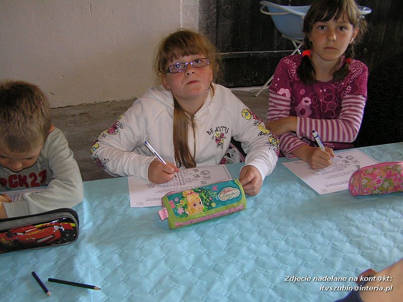 Maluchy z szubińskiej dwójki z wizytą w gospodarstwie rolnym w Szaradowie