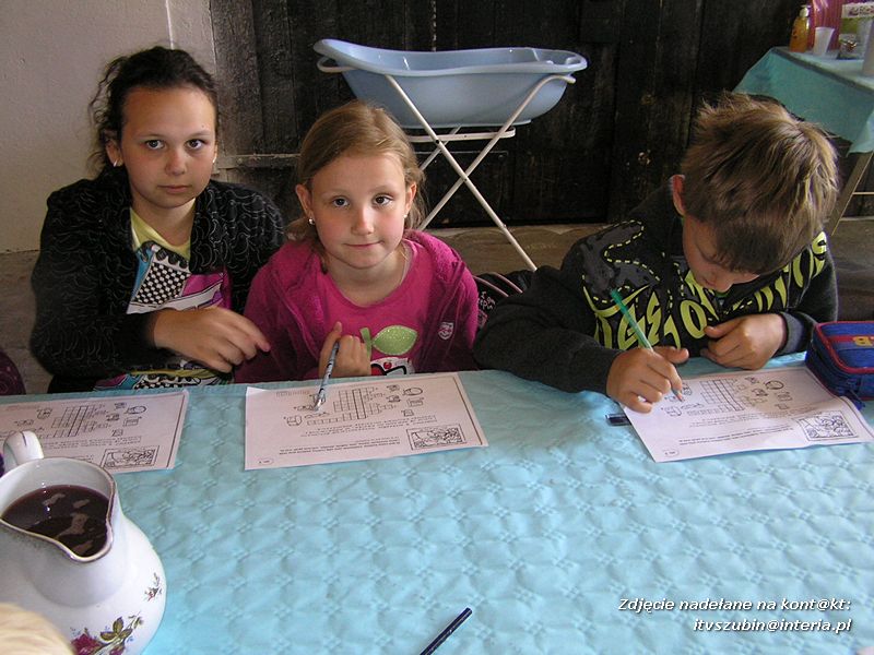 Maluchy z szubińskiej dwójki z wizytą w gospodarstwie rolnym w Szaradowie