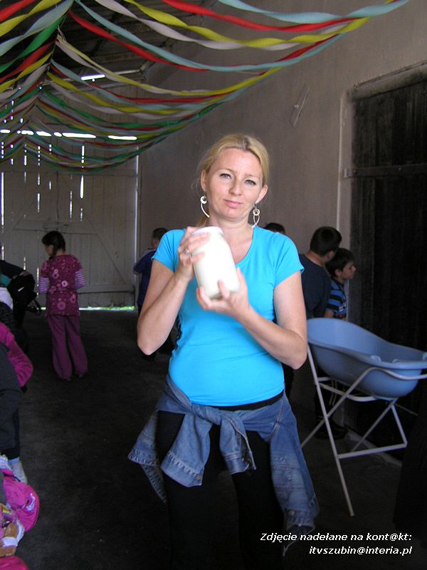 Maluchy z szubińskiej dwójki z wizytą w gospodarstwie rolnym w Szaradowie