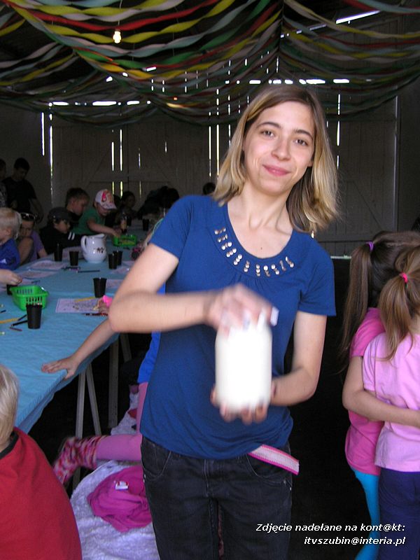 Maluchy z szubińskiej dwójki z wizytą w gospodarstwie rolnym w Szaradowie