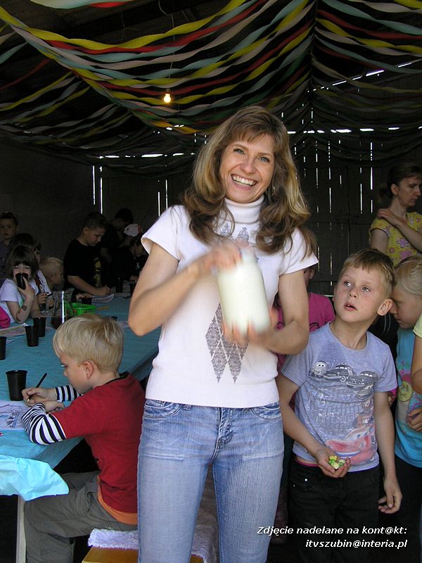 Maluchy z szubińskiej dwójki z wizytą w gospodarstwie rolnym w Szaradowie