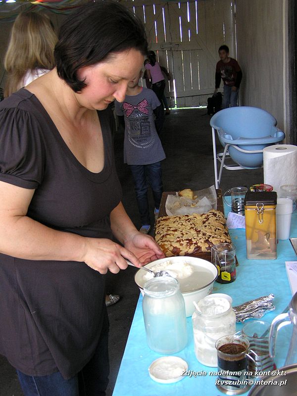 Maluchy z szubińskiej dwójki z wizytą w gospodarstwie rolnym w Szaradowie