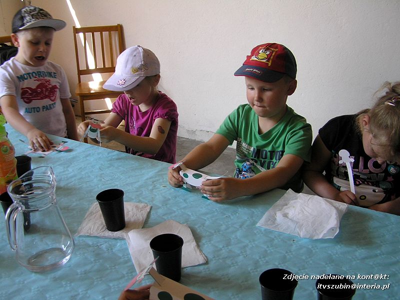 Maluchy z szubińskiej dwójki z wizytą w gospodarstwie rolnym w Szaradowie
