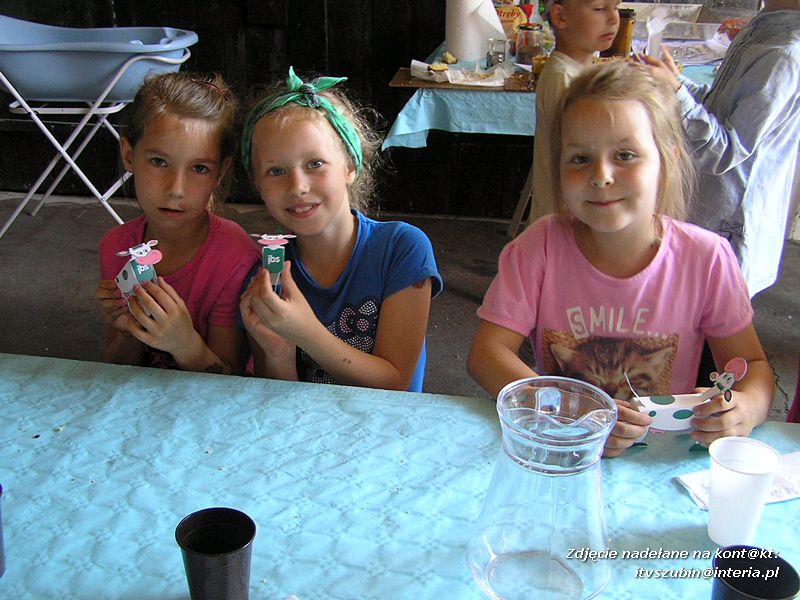 Maluchy z szubińskiej dwójki z wizytą w gospodarstwie rolnym w Szaradowie