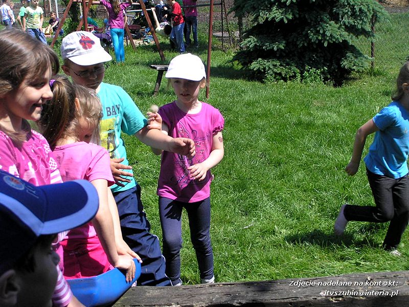 Maluchy z szubińskiej dwójki z wizytą w gospodarstwie rolnym w Szaradowie