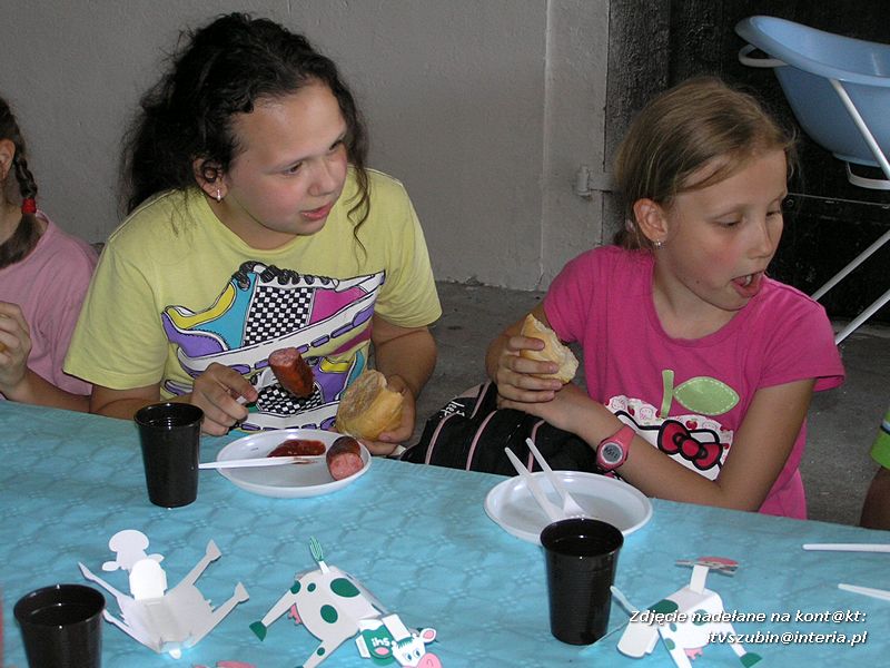 Maluchy z szubińskiej dwójki z wizytą w gospodarstwie rolnym w Szaradowie