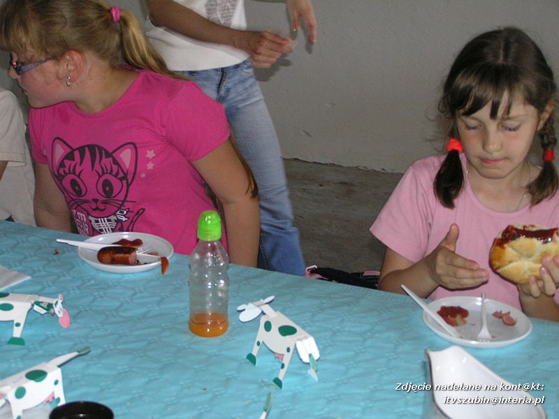 Maluchy z szubińskiej dwójki z wizytą w gospodarstwie rolnym w Szaradowie