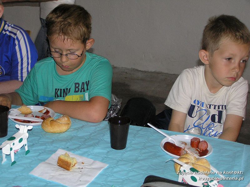 Maluchy z szubińskiej dwójki z wizytą w gospodarstwie rolnym w Szaradowie