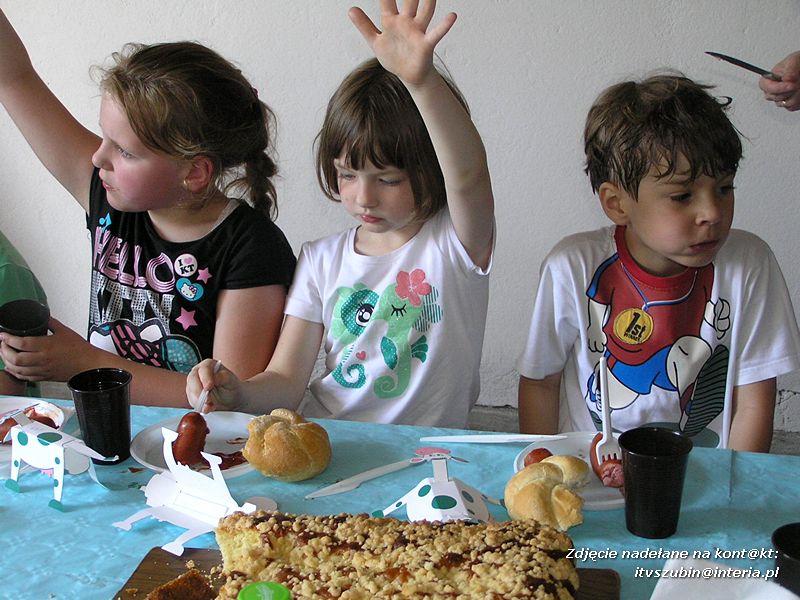 Maluchy z szubińskiej dwójki z wizytą w gospodarstwie rolnym w Szaradowie