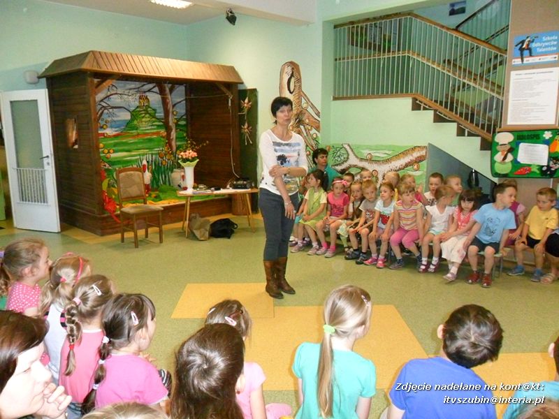 ?Muzyczna lokomotywa? ? spotkanie autorskie z Izabelą Klebańską w Samorządowym Przedszkolu nr 2 w Szubinie