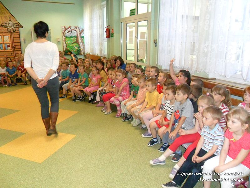 ?Muzyczna lokomotywa? ? spotkanie autorskie z Izabelą Klebańską w Samorządowym Przedszkolu nr 2 w Szubinie