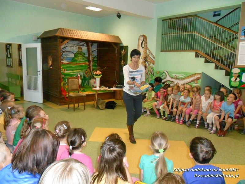 ?Muzyczna lokomotywa? ? spotkanie autorskie z Izabelą Klebańską w Samorządowym Przedszkolu nr 2 w Szubinie