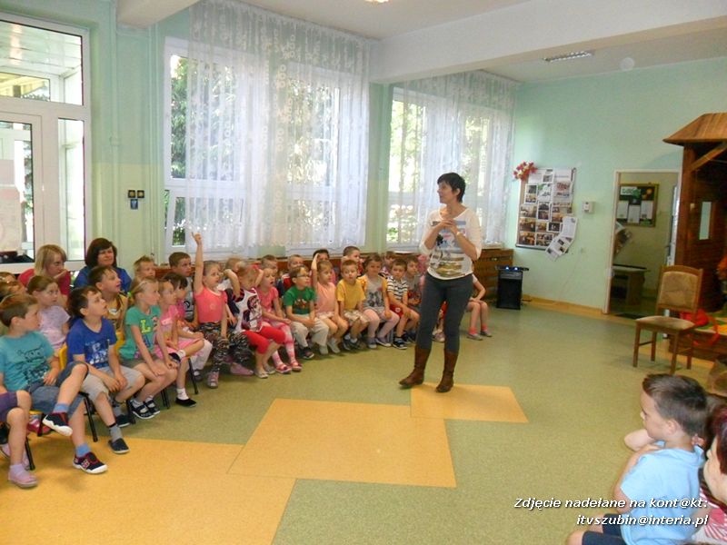 ?Muzyczna lokomotywa? ? spotkanie autorskie z Izabelą Klebańską w Samorządowym Przedszkolu nr 2 w Szubinie