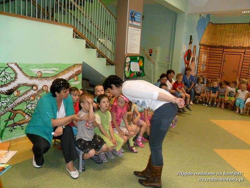 ?Muzyczna lokomotywa? ? spotkanie autorskie z Izabelą Klebańską w Samorządowym Przedszkolu nr 2 w Szubinie