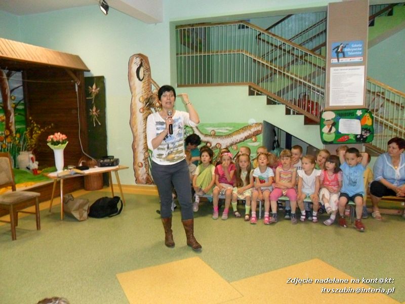 ?Muzyczna lokomotywa? ? spotkanie autorskie z Izabelą Klebańską w Samorządowym Przedszkolu nr 2 w Szubinie