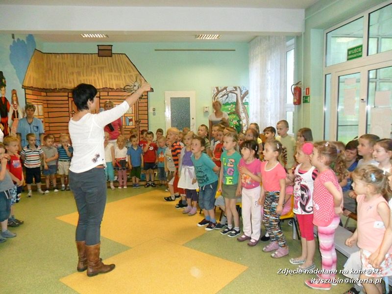 ?Muzyczna lokomotywa? ? spotkanie autorskie z Izabelą Klebańską w Samorządowym Przedszkolu nr 2 w Szubinie