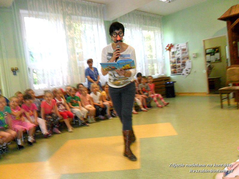 ?Muzyczna lokomotywa? ? spotkanie autorskie z Izabelą Klebańską w Samorządowym Przedszkolu nr 2 w Szubinie