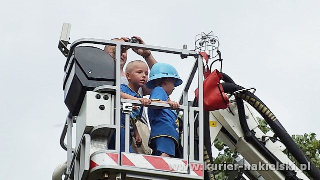 Impreza plenerowa z okazji Dnia Dziecka dla dzieci strażaków