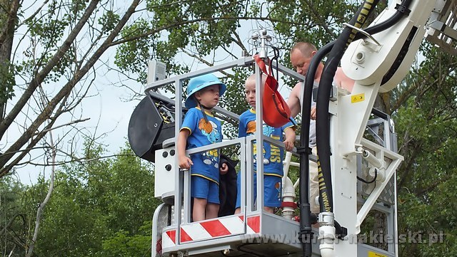 Impreza plenerowa z okazji Dnia Dziecka dla dzieci strażaków