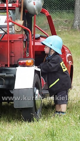 Impreza plenerowa z okazji Dnia Dziecka dla dzieci strażaków