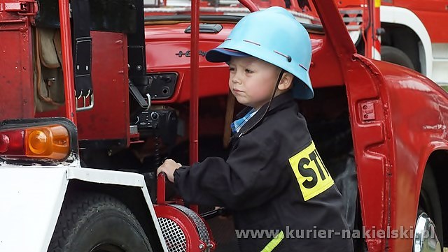 Impreza plenerowa z okazji Dnia Dziecka dla dzieci strażaków