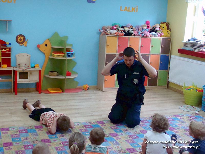 Wizyta policjanta w szubińskim Słoneczku