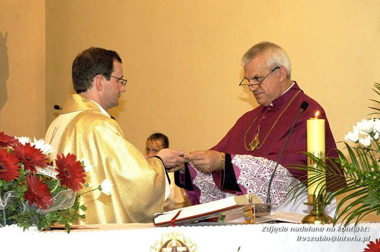 Uroczyste wprowadzenie ks. Pawła Kowalskiego w Urząd Proboszcza Parafii pw. Św. Mikołaja w Szaradowie
