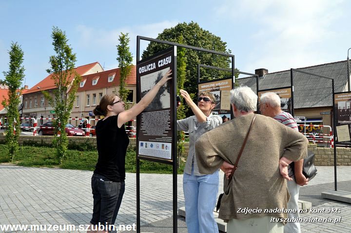 Oblicza czasu na szubińskim rynku