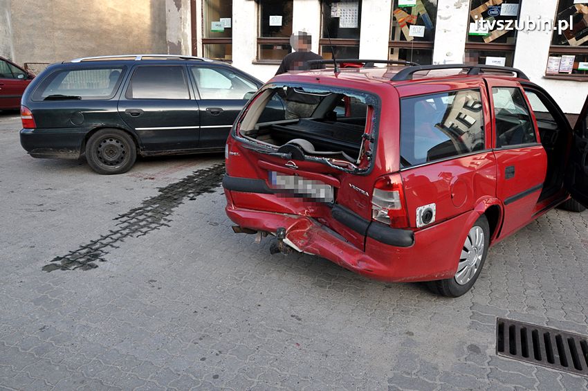 Kolizja dwóch osobówek w Szubinie